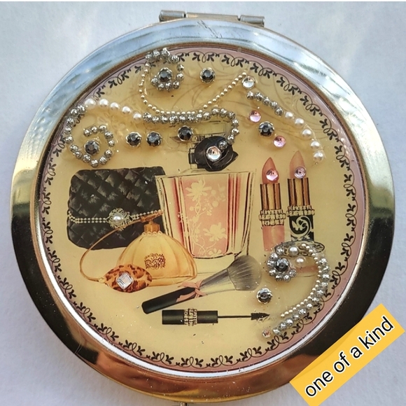 Compact Makeup Mirror - Picture 5 of 6